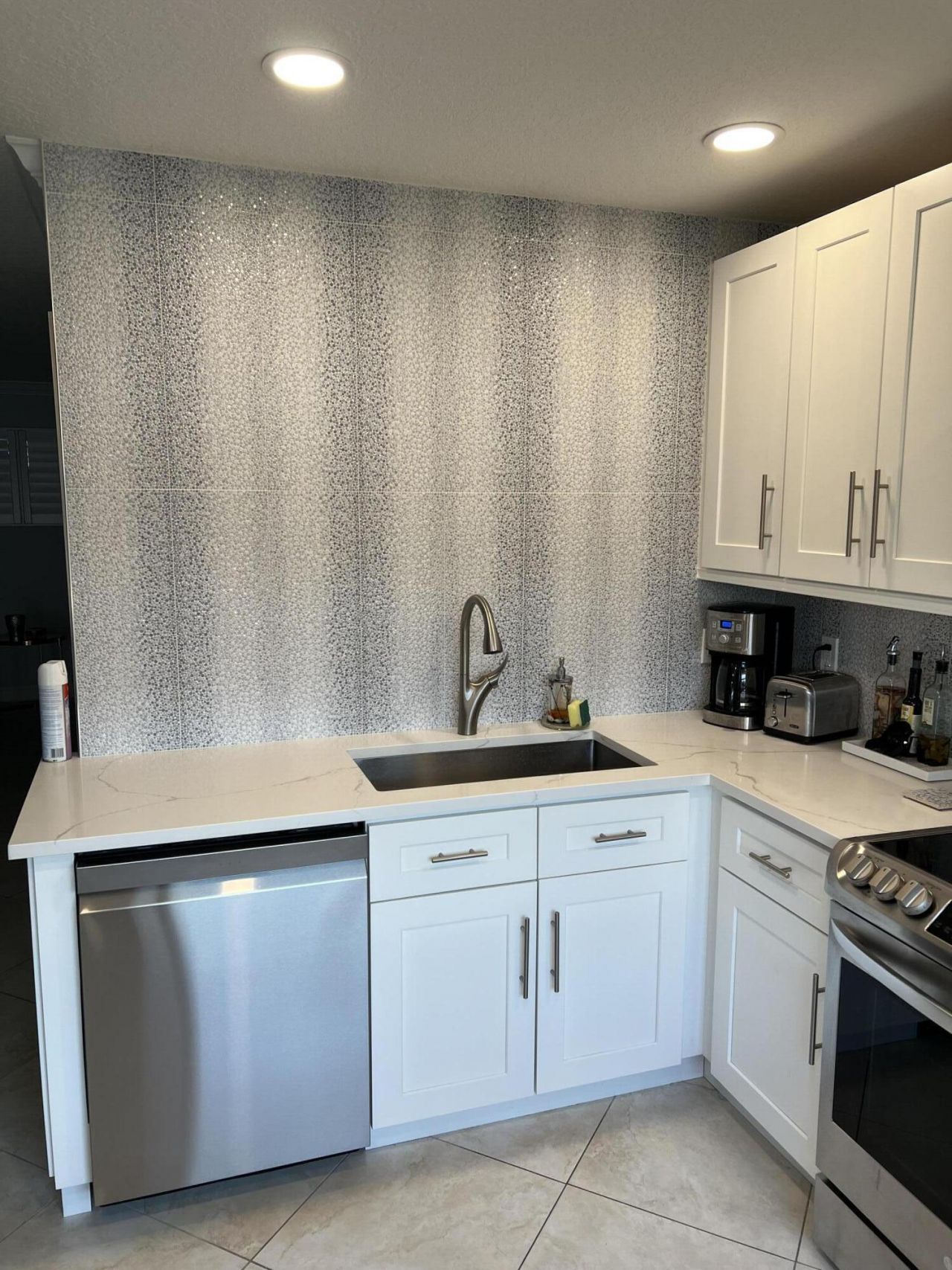 9 Colonial Club Drive, Unit 102, Boynton Beach, FL 33435 Photo