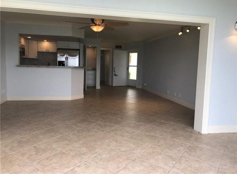 400 Wilma Circle, Unit 105, Riviera Beach, FL 33404 Photo