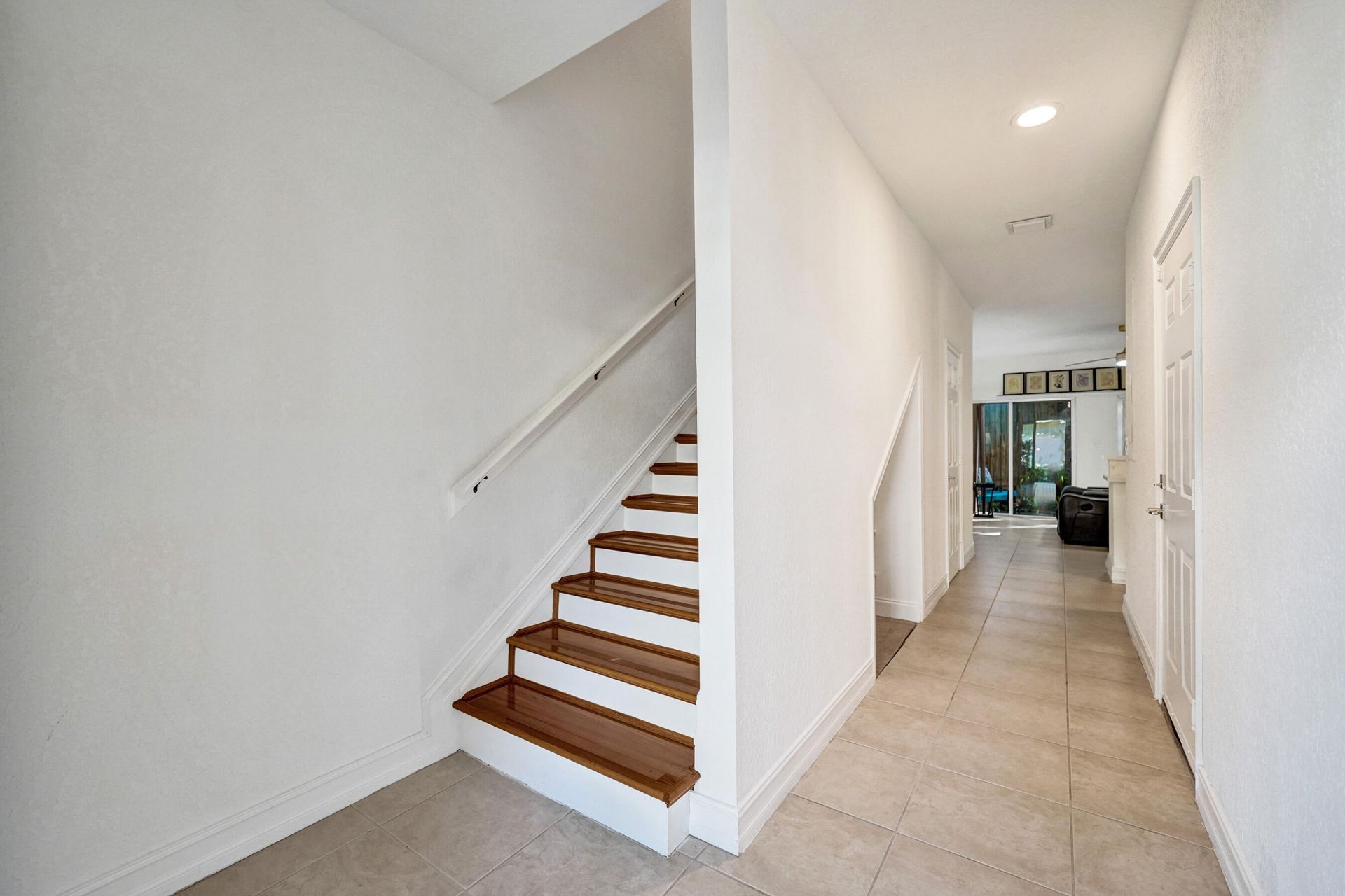 1743 NE 4th Avenue, Unit F4, Fort Lauderdale, FL 33305 Photo