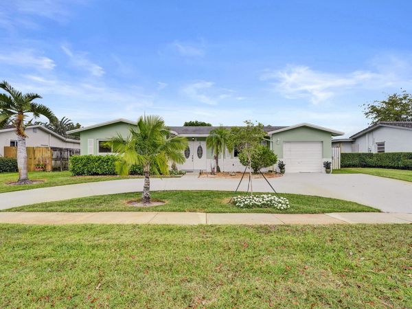 1710 NW 111th Terrace, Pembroke Pines, FL 33026