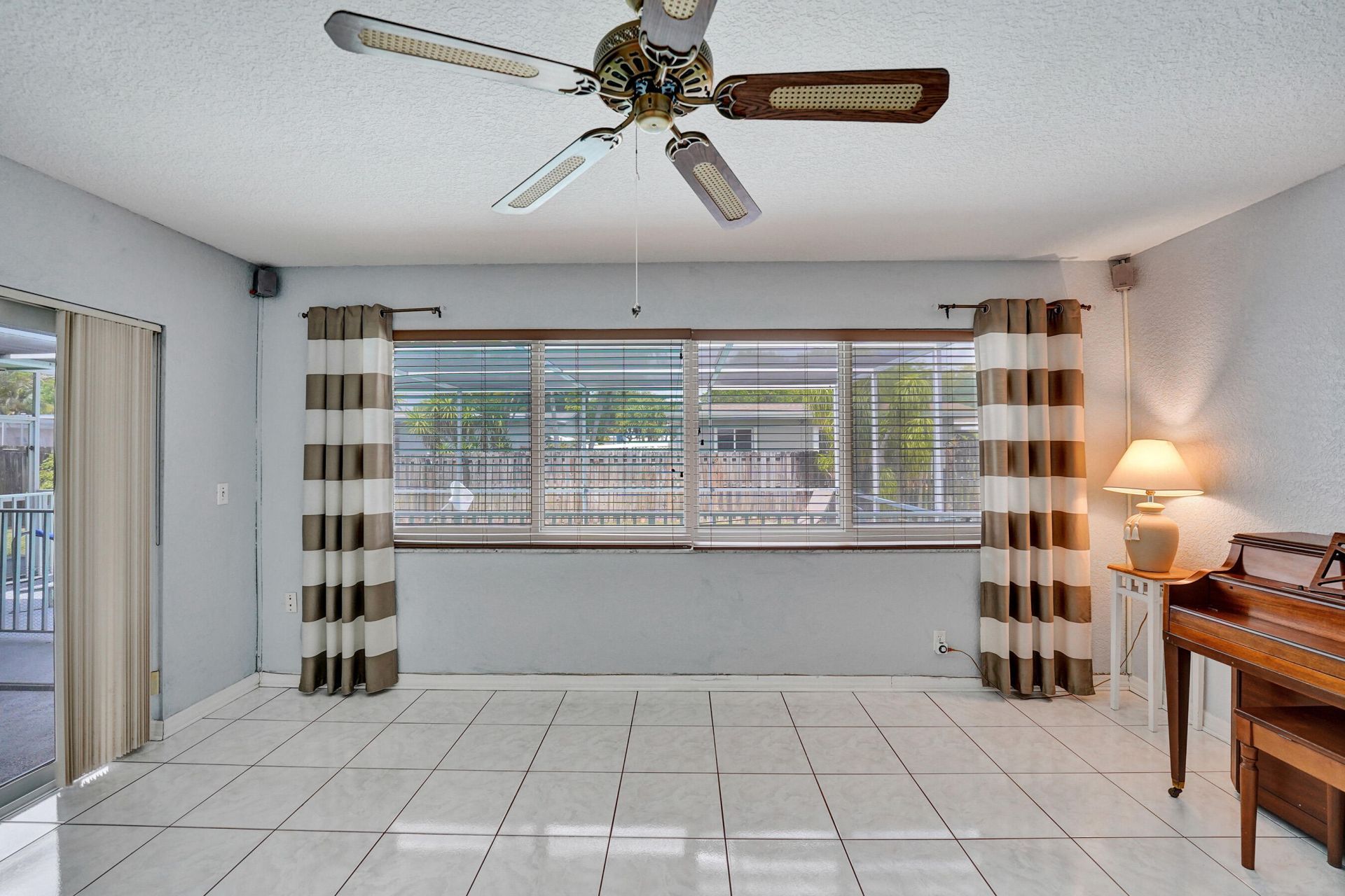 1710 NW 111th Terrace, Pembroke Pines, FL 33026 Photo