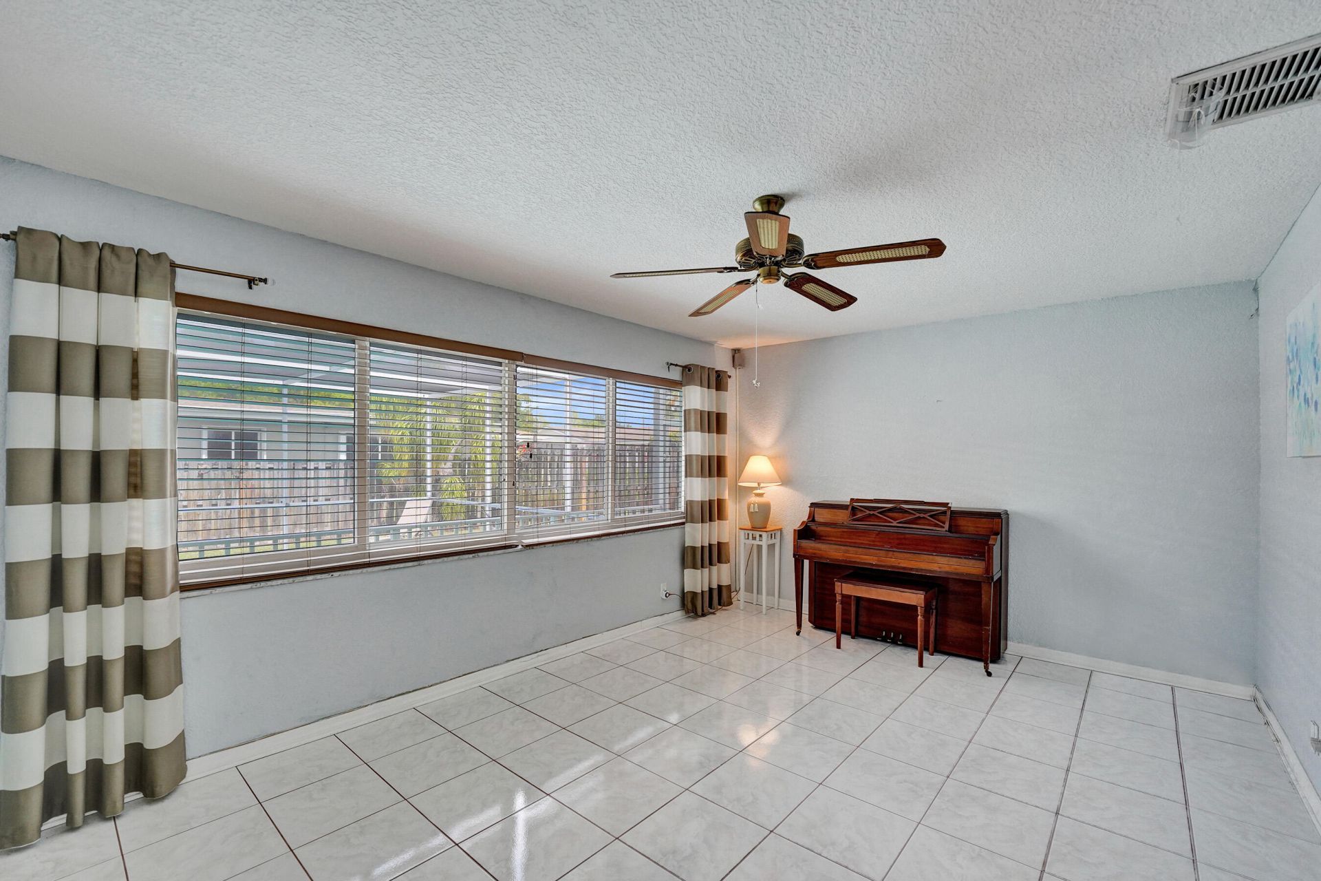 1710 NW 111th Terrace, Pembroke Pines, FL 33026 Photo