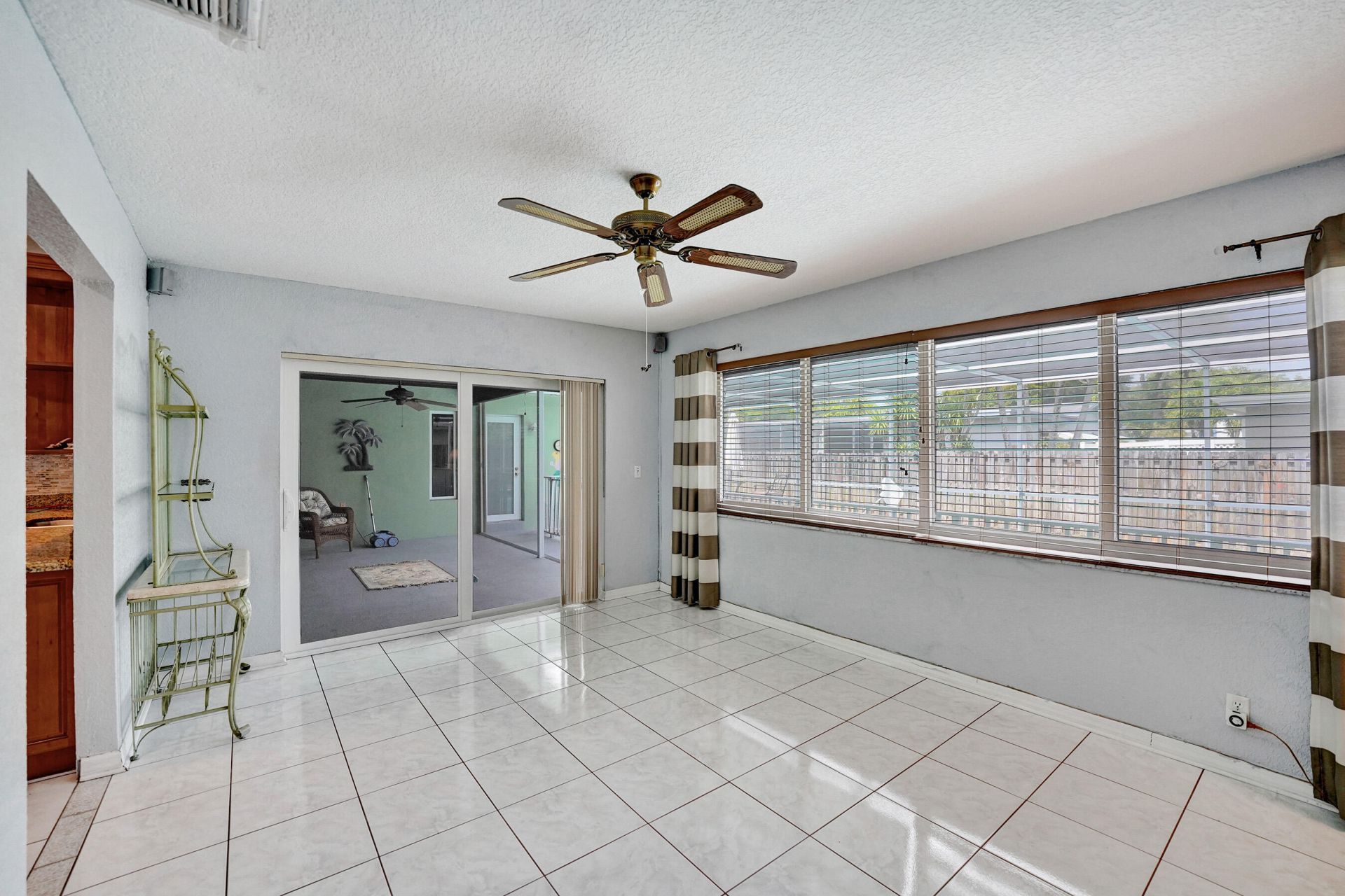 1710 NW 111th Terrace, Pembroke Pines, FL 33026 Photo