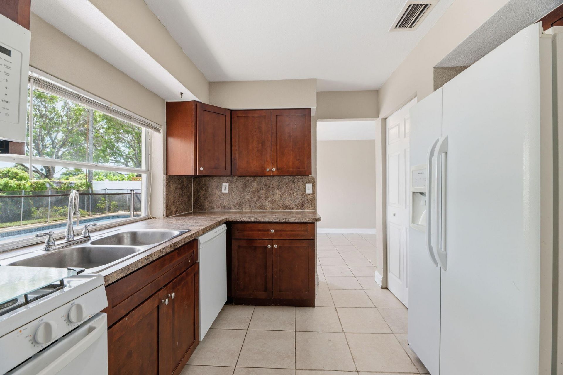 2420 NW 89th Avenue, Sunrise, FL 33322 Photo