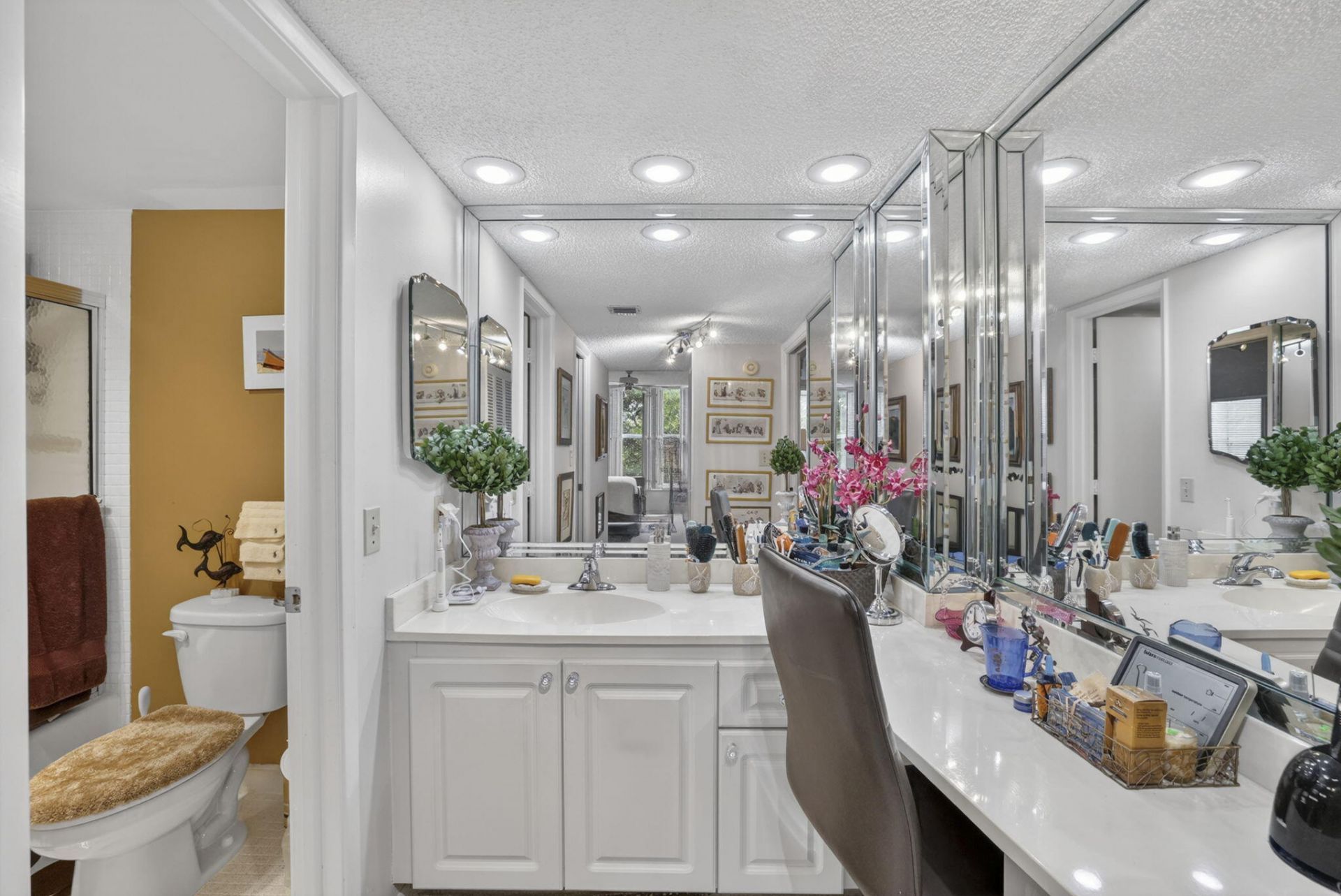 3900 Oaks Clubhouse Drive, Unit 410, Pompano Beach, FL 33069 Photo