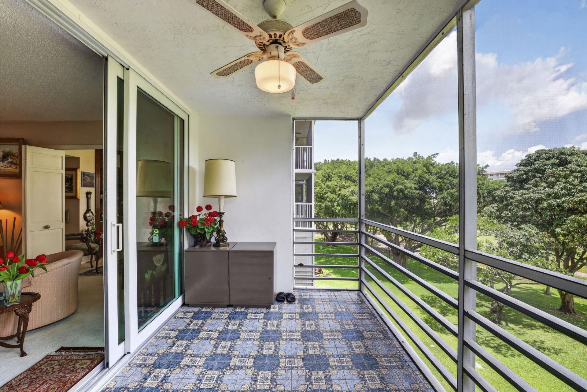 3900 Oaks Clubhouse Drive, Unit 410, Pompano Beach, FL 33069 Photo
