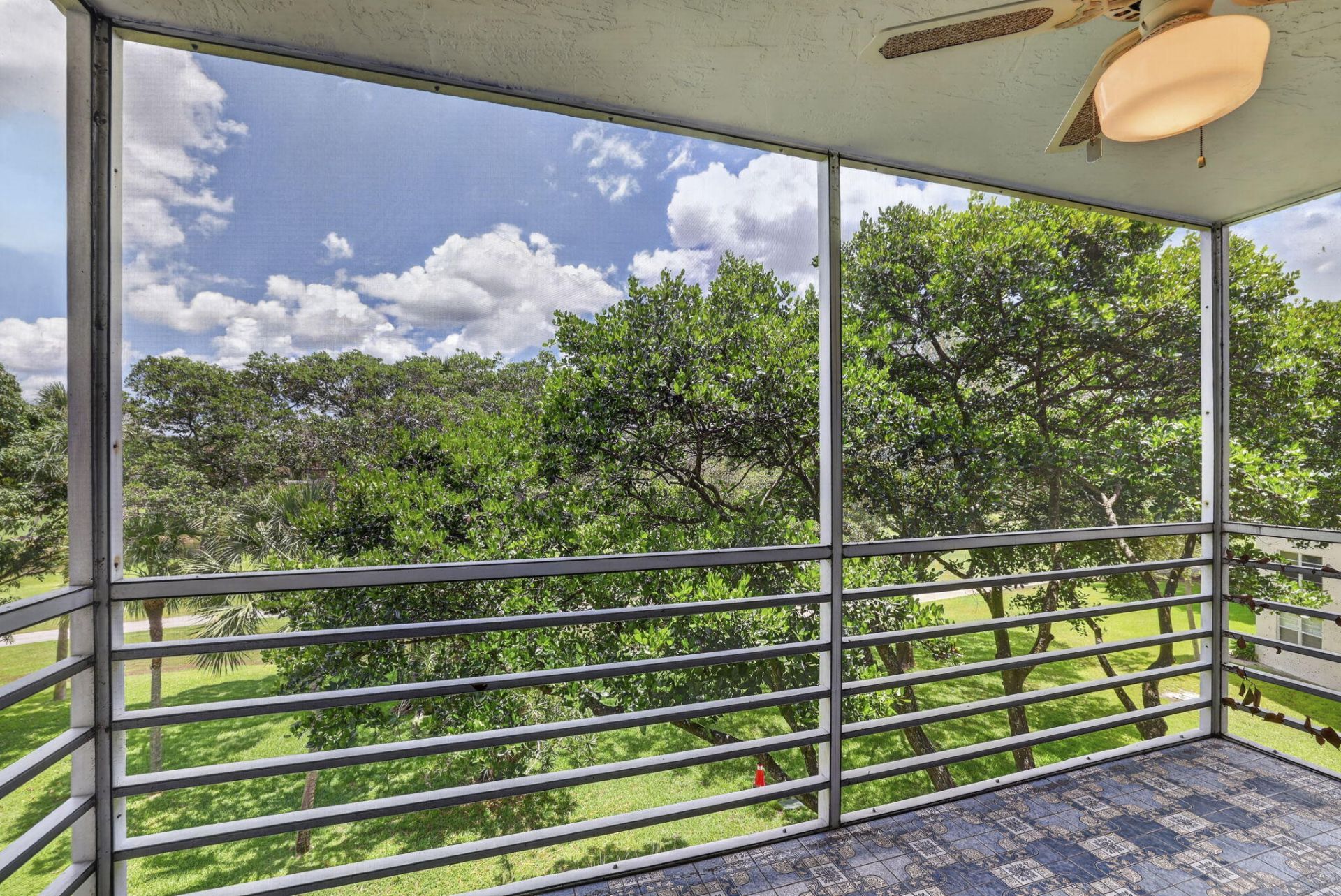 3900 Oaks Clubhouse Drive, Unit 410, Pompano Beach, FL 33069 Photo