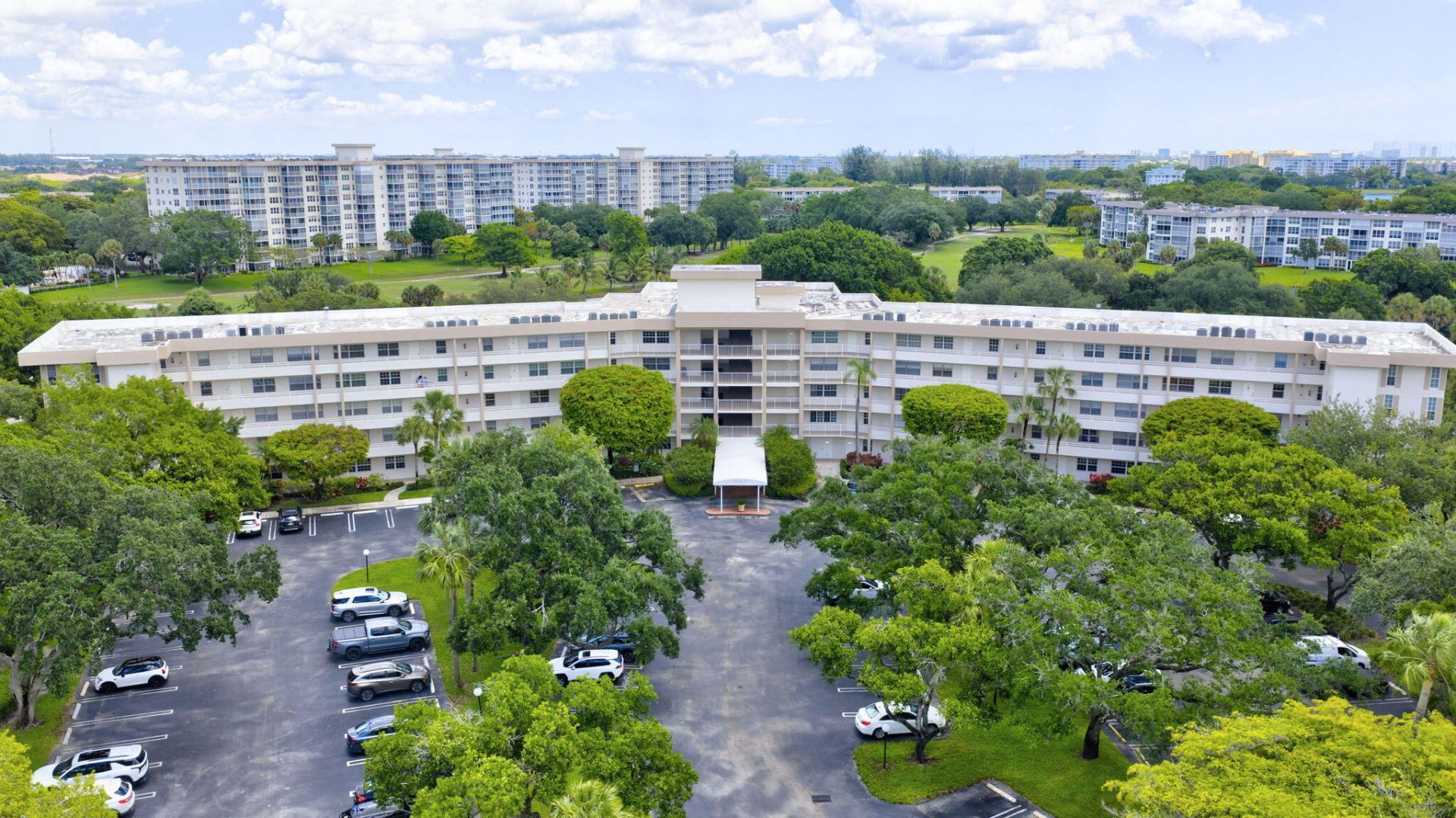 3900 Oaks Clubhouse Drive, Unit 410, Pompano Beach, FL 33069 Photo
