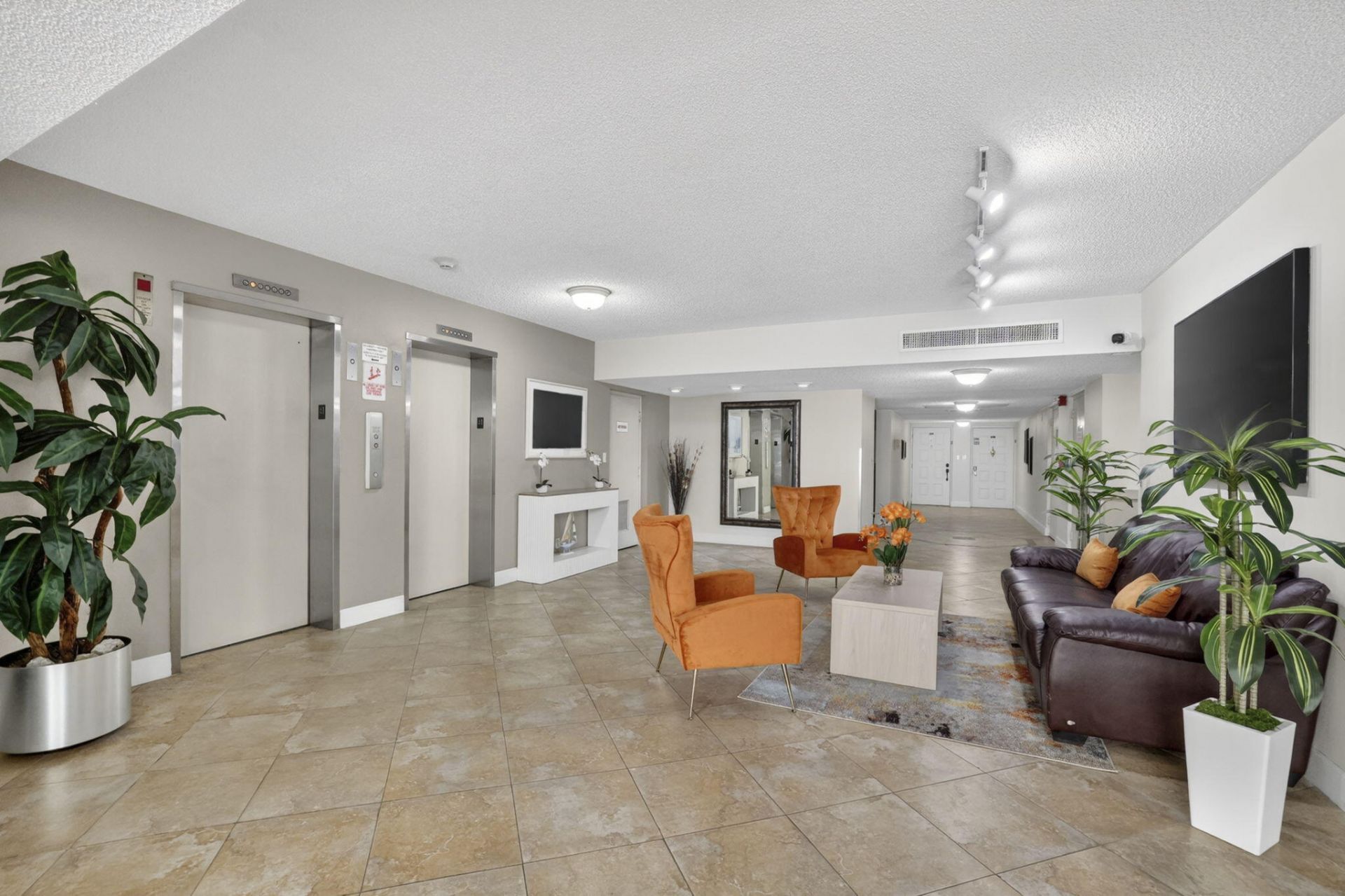 3900 Oaks Clubhouse Drive, Unit 410, Pompano Beach, FL 33069 Photo