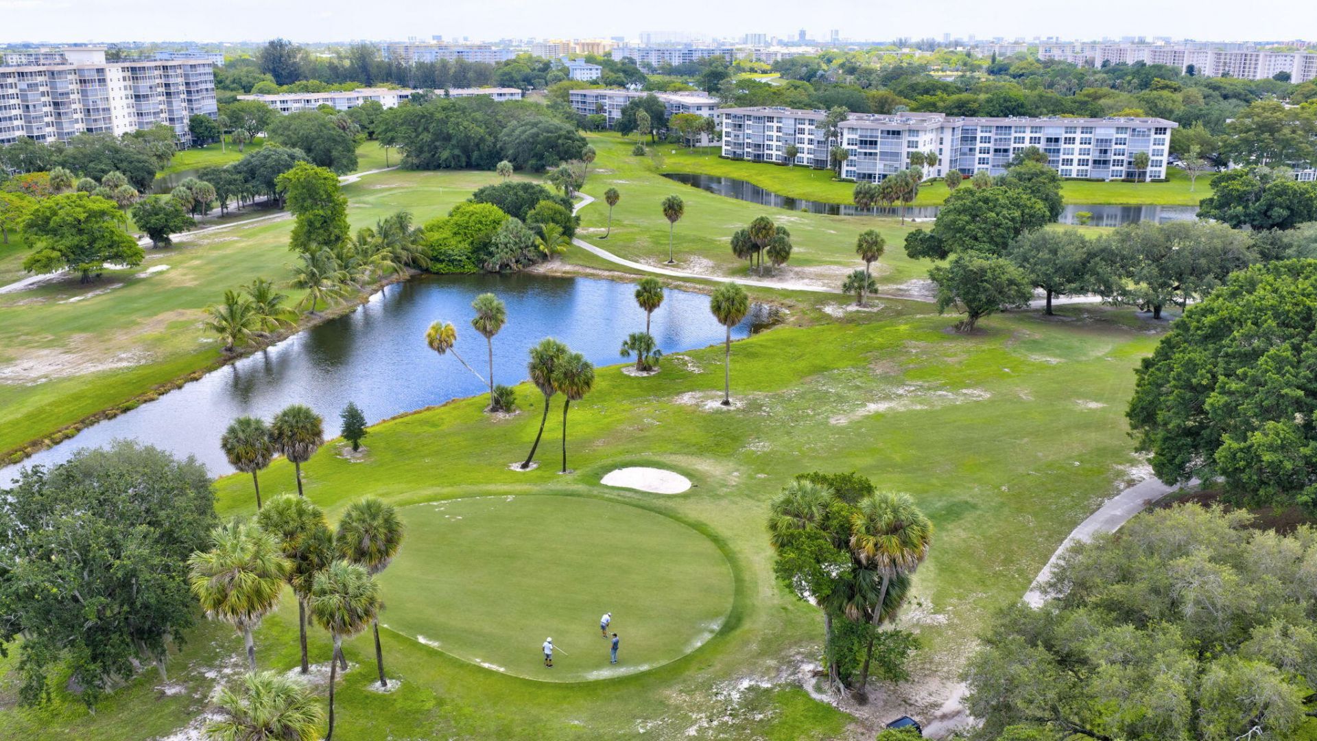 3900 Oaks Clubhouse Drive, Unit 410, Pompano Beach, FL 33069 Photo