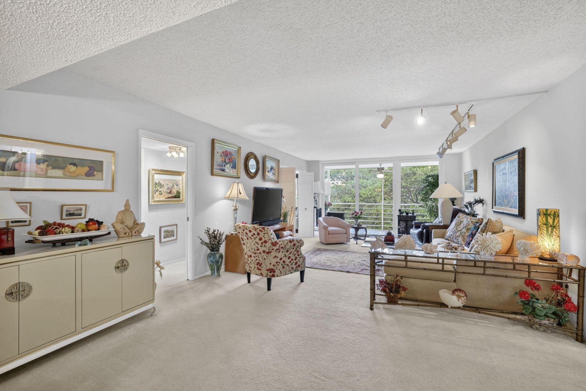 3900 Oaks Clubhouse Drive, Unit 410, Pompano Beach, FL 33069 Photo