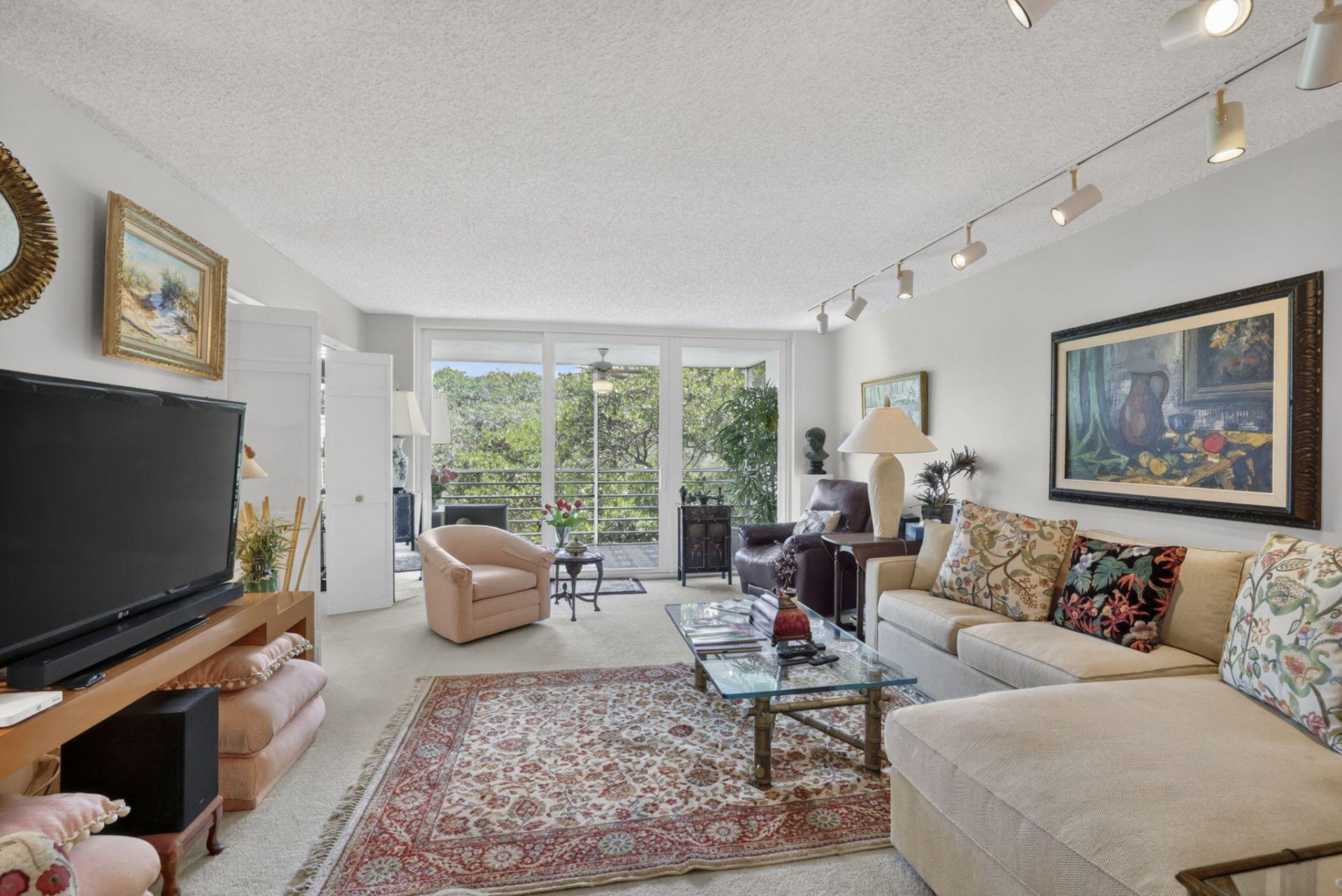 3900 Oaks Clubhouse Drive, Unit 410, Pompano Beach, FL 33069 Photo