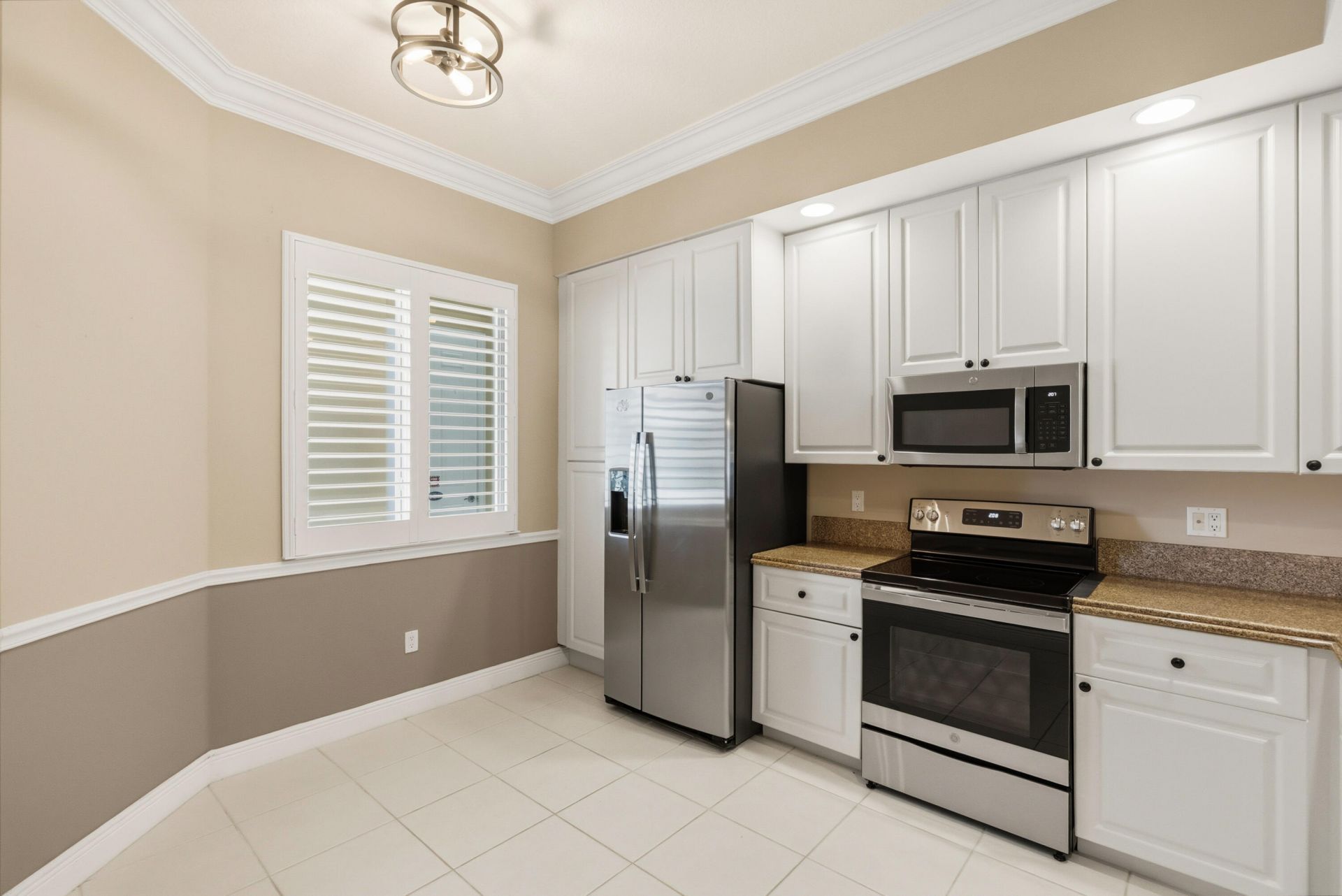 24 W Harbour Isle Dr Drive E, Unit 106, Fort Pierce, FL 34949 Photo
