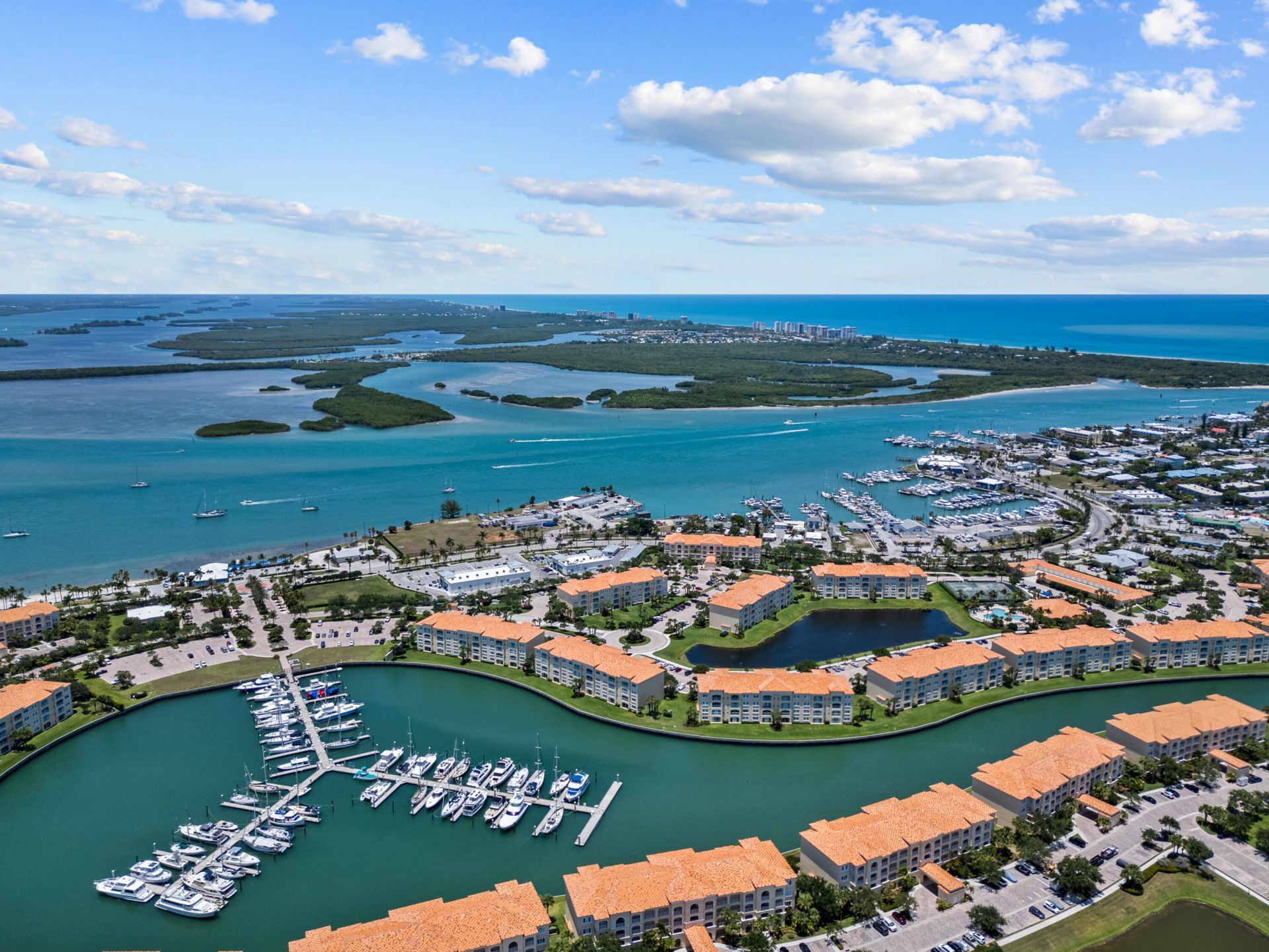 24 Harbour Isle Drive W, Unit 106, Fort Pierce, FL 34949 Photo