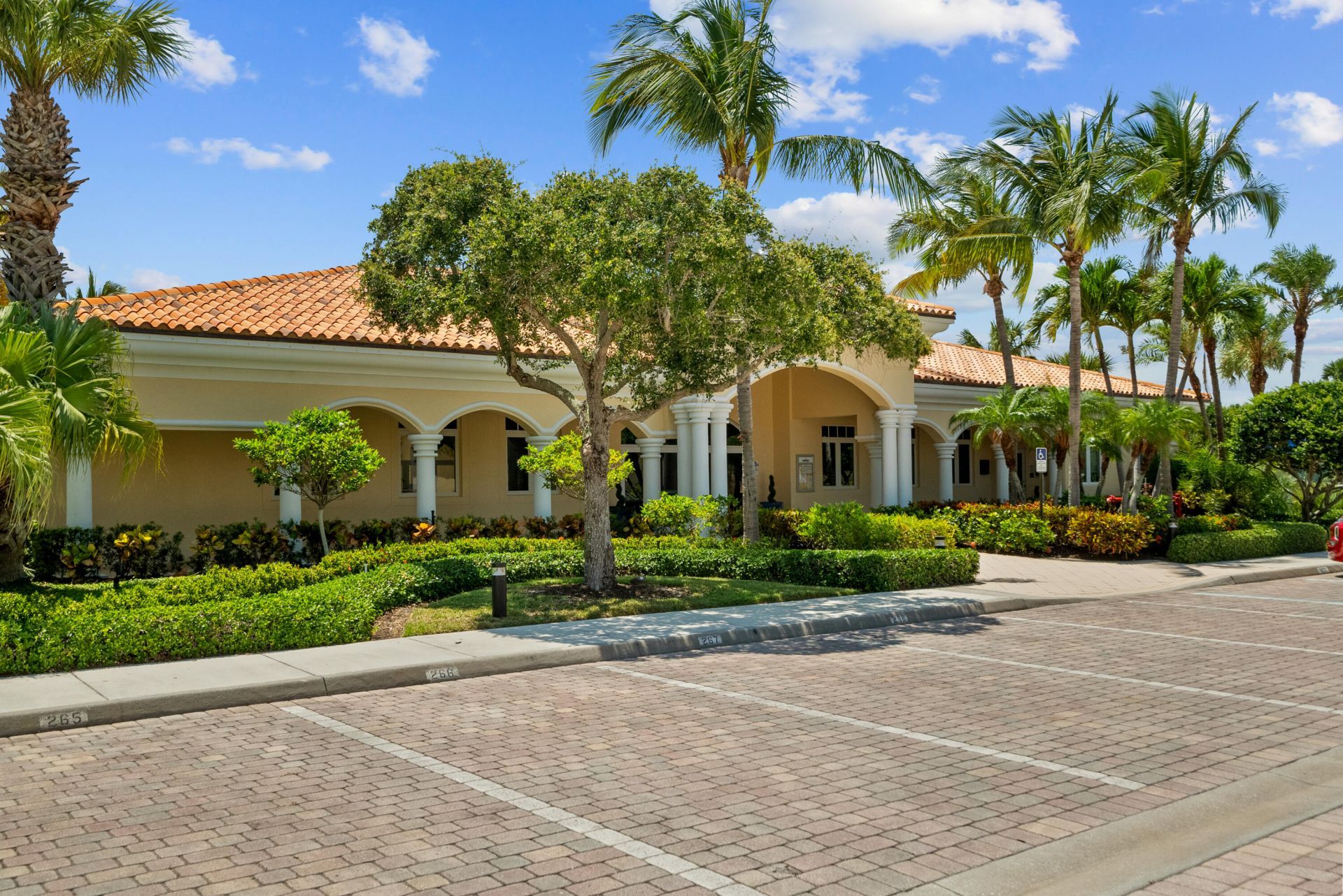 24 W Harbour Isle Dr Drive E, Unit 106, Fort Pierce, FL 34949 Photo