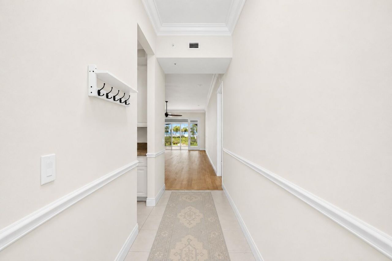24 Harbour Isle Drive W, Unit 106, Fort Pierce, FL 34949 Photo