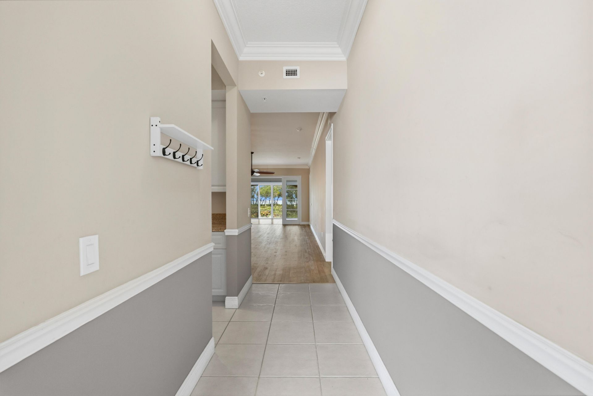 24 W Harbour Isle Dr Drive E, Unit 106, Fort Pierce, FL 34949 Photo