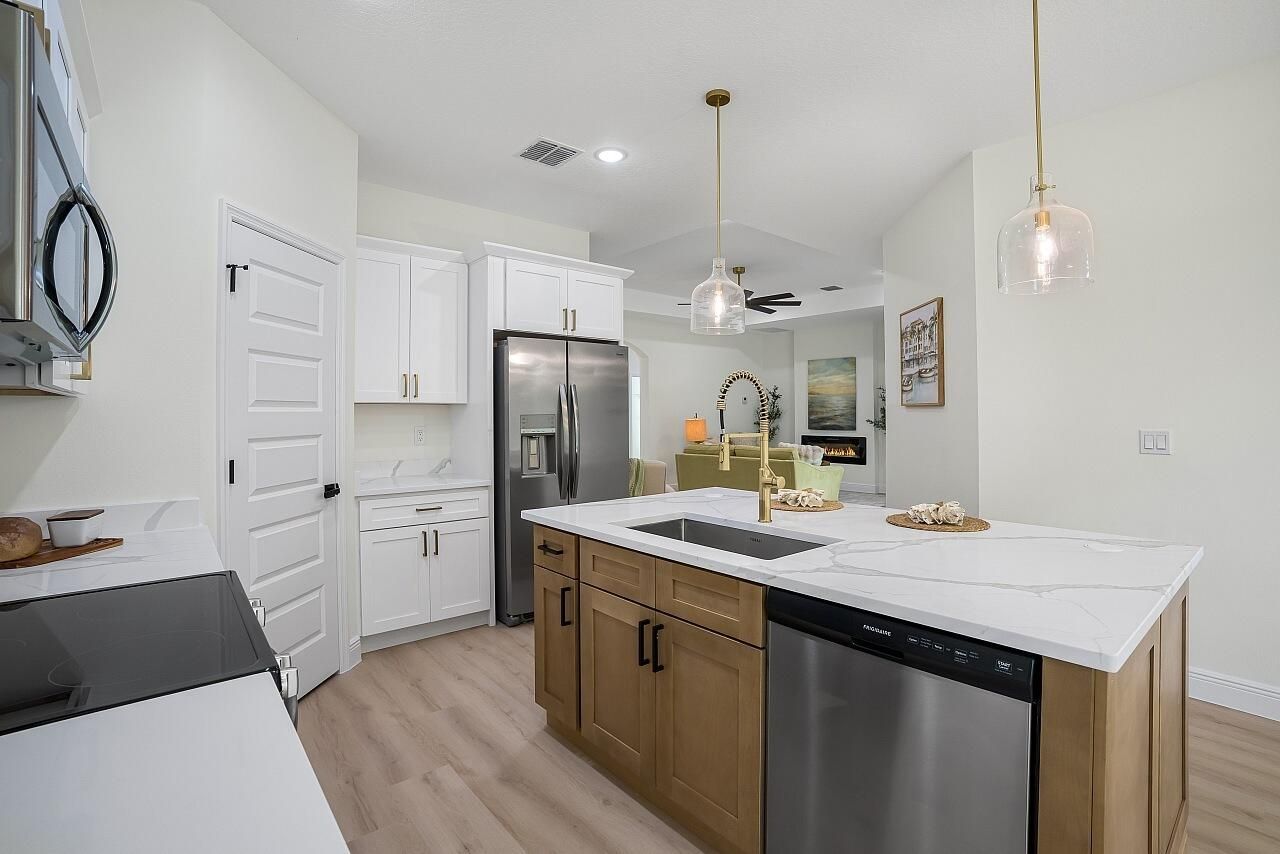 9355 100th Avenue, Vero Beach, FL 32967 Photo