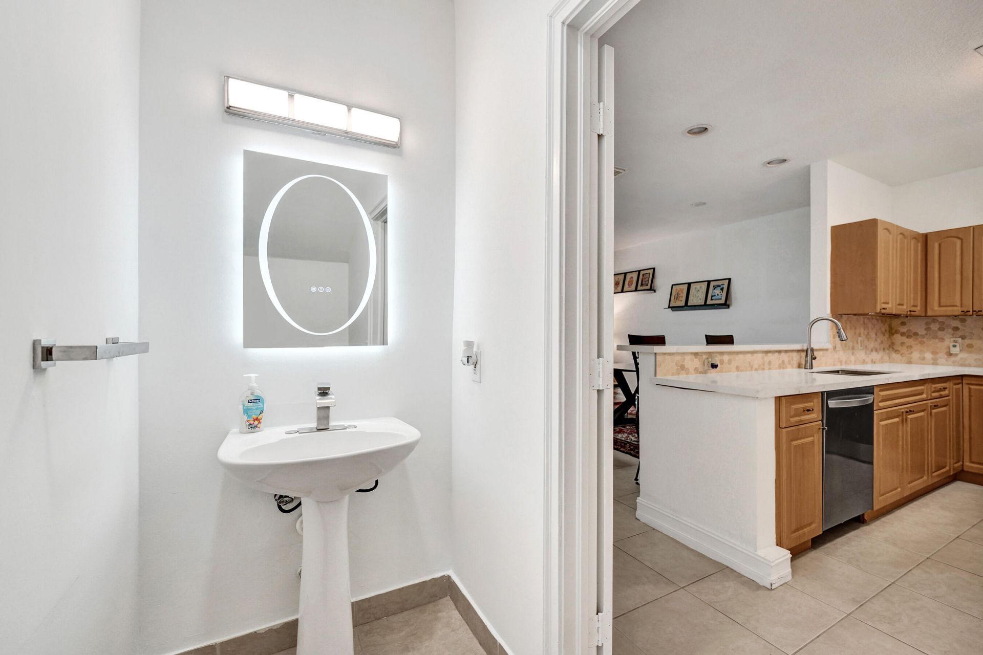 1743 NE 4th Avenue, Unit F4, Fort Lauderdale, FL 33305 Photo