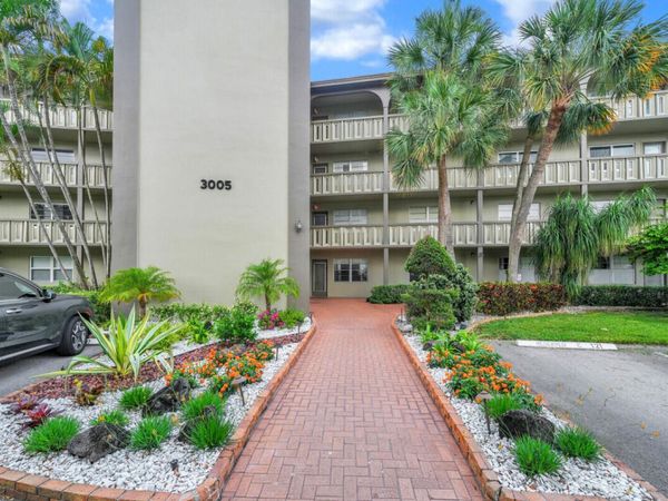 3005 Portofino Isle, Unit N2, Coconut Creek, FL 33066