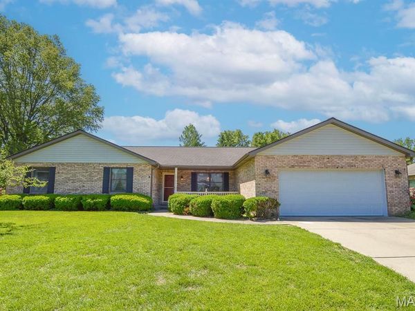 230 Winterberry Drive, Belleville, IL 62220
