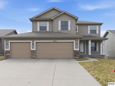 16611 Dora Hamann Parkway , Omaha, NE 68116