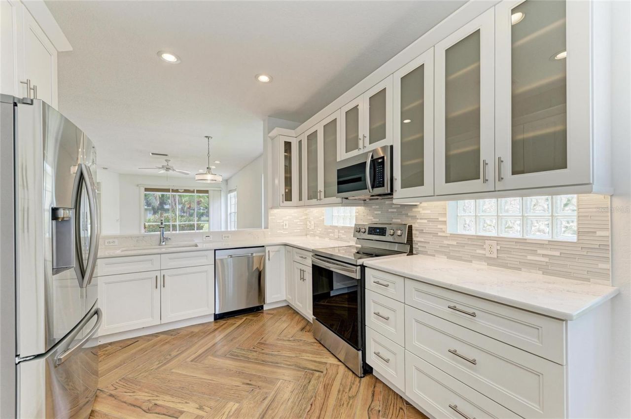 5047 Lakescene Place, Sarasota, FL 34243 Photo