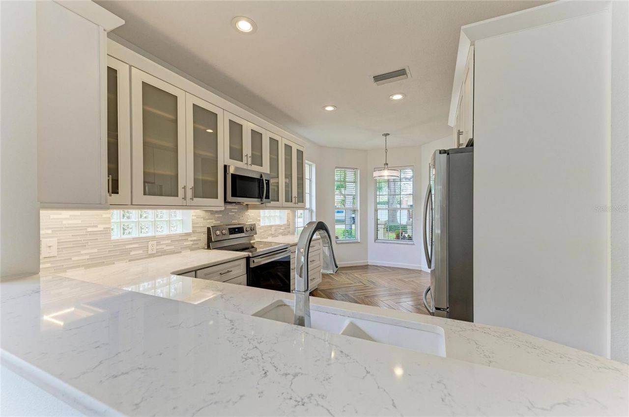 5047 Lakescene Place, Sarasota, FL 34243 Photo