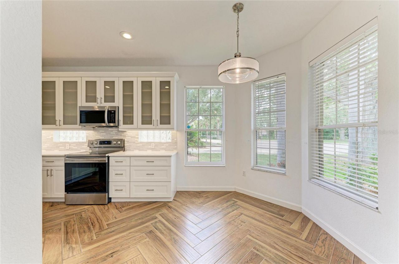 5047 Lakescene Place, Sarasota, FL 34243 Photo