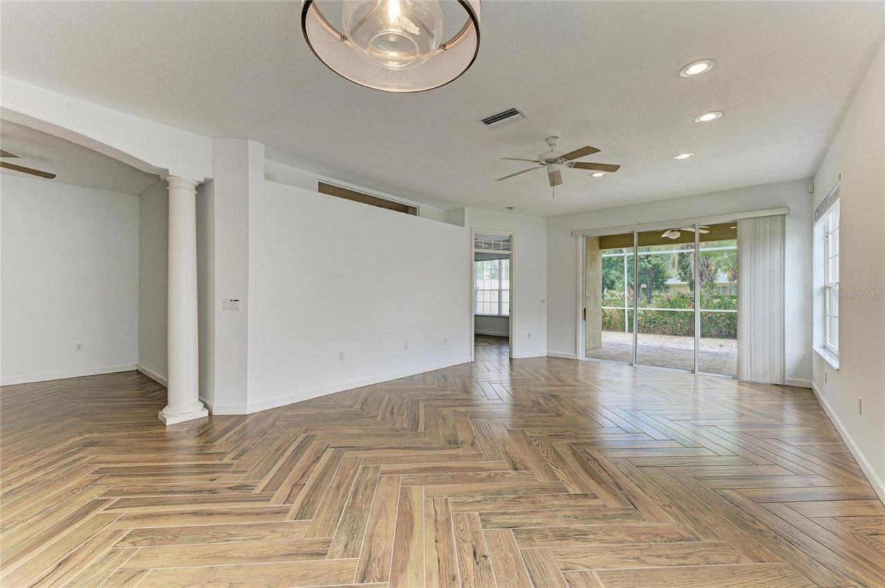 5047 Lakescene Place, Sarasota, FL 34243 Photo