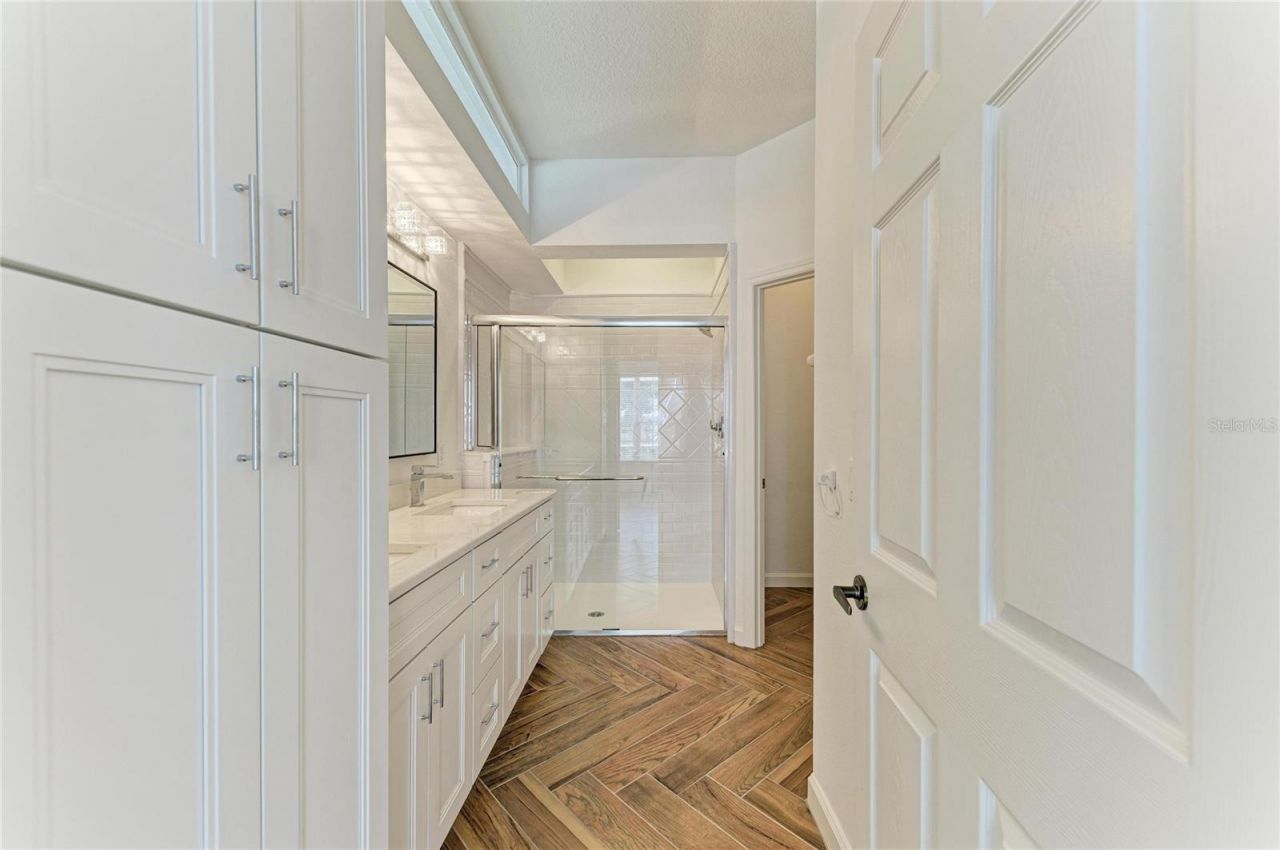 5047 Lakescene Place, Sarasota, FL 34243 Photo