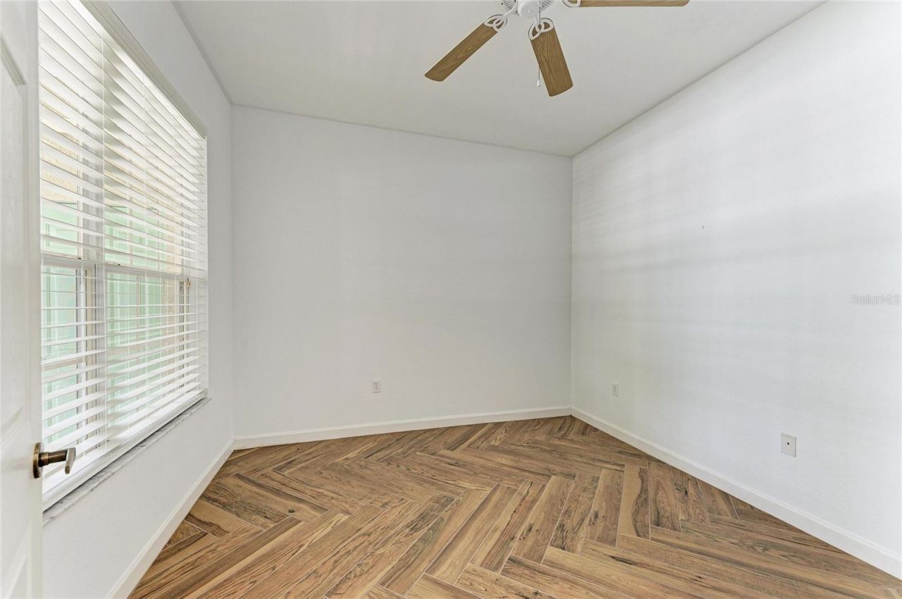 5047 Lakescene Place, Sarasota, FL 34243 Photo