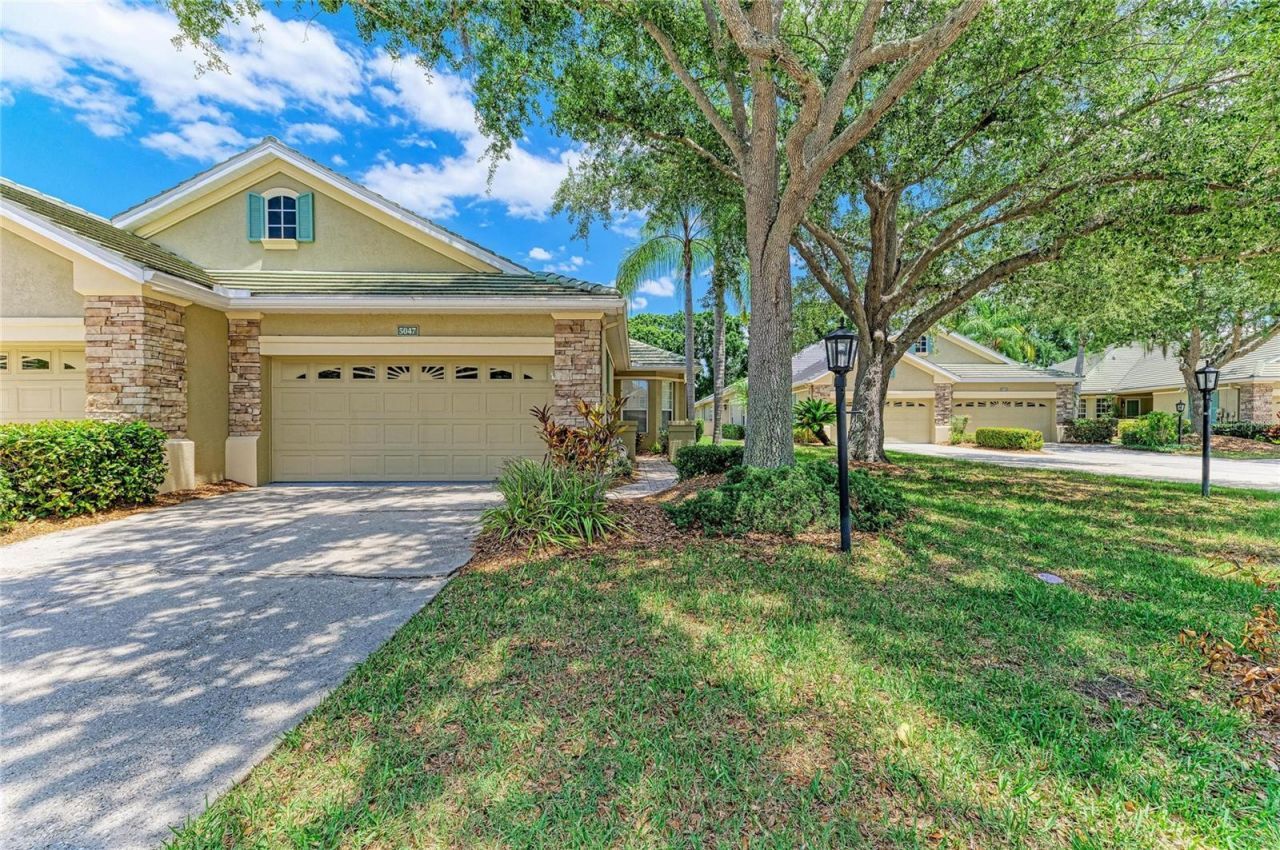 5047 Lakescene Place, Sarasota, FL 34243 Photo