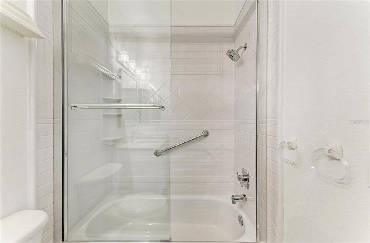 5047 Lakescene Place, Sarasota, FL 34243 Photo