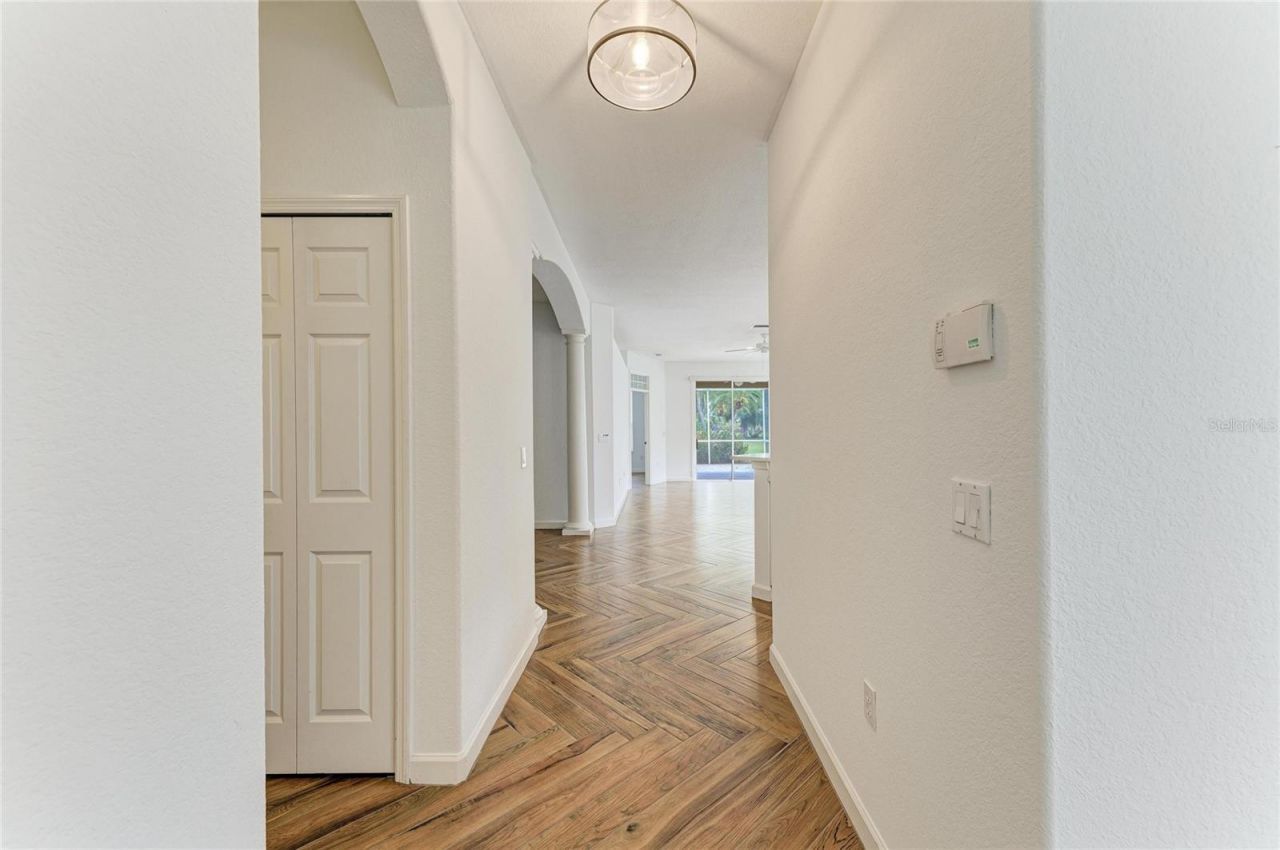 5047 Lakescene Place, Sarasota, FL 34243 Photo