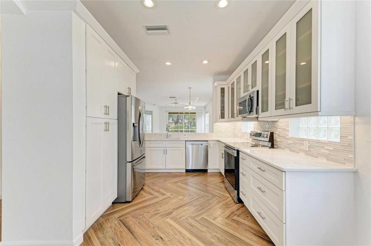 5047 Lakescene Place, Sarasota, FL 34243 Photo
