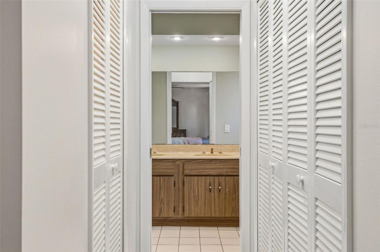 2749 Greendale Drive , Sarasota, FL 34232 Photo