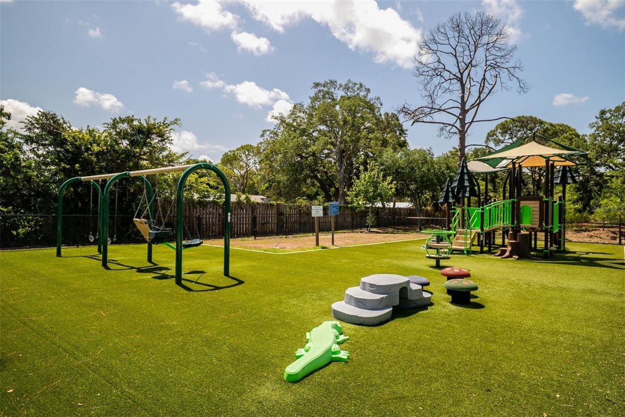 2749 Greendale Drive , Sarasota, FL 34232 Photo