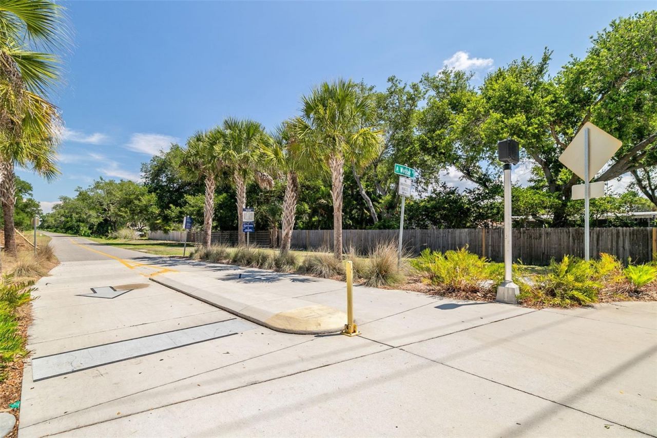 2749 Greendale Drive , Sarasota, FL 34232 Photo