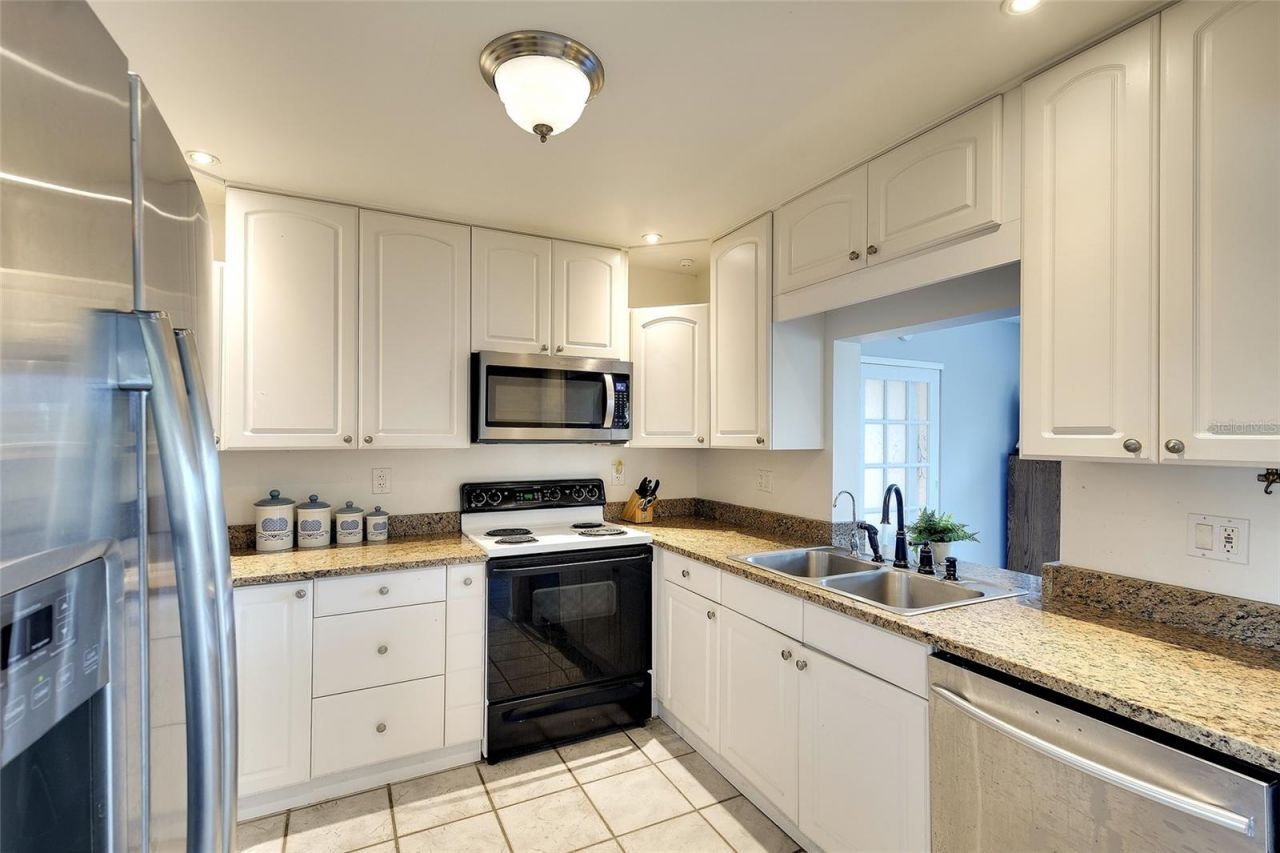 3810 Joyce Drive , Bradenton, FL 34208 Photo