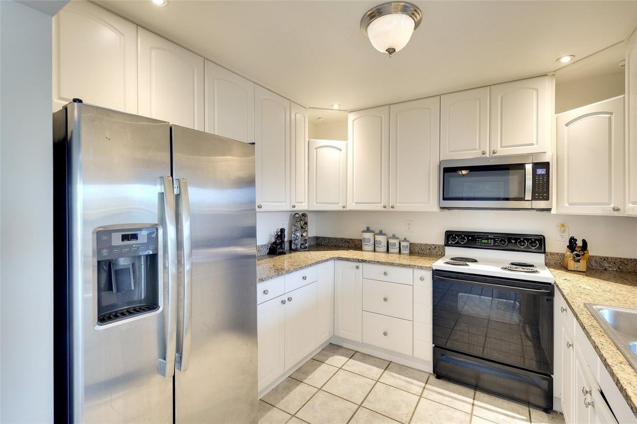 3810 Joyce Drive , Bradenton, FL 34208 Photo