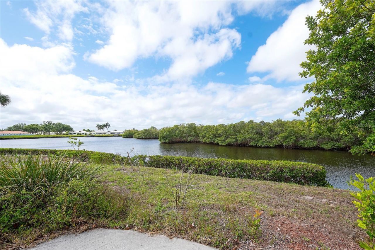 3810 Joyce Drive , Bradenton, FL 34208 Photo