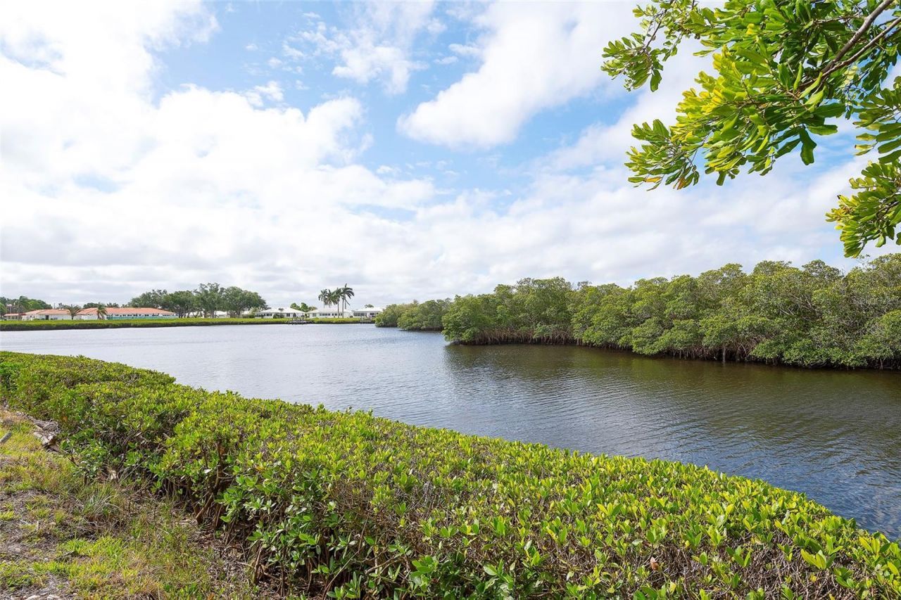 3810 Joyce Drive , Bradenton, FL 34208 Photo