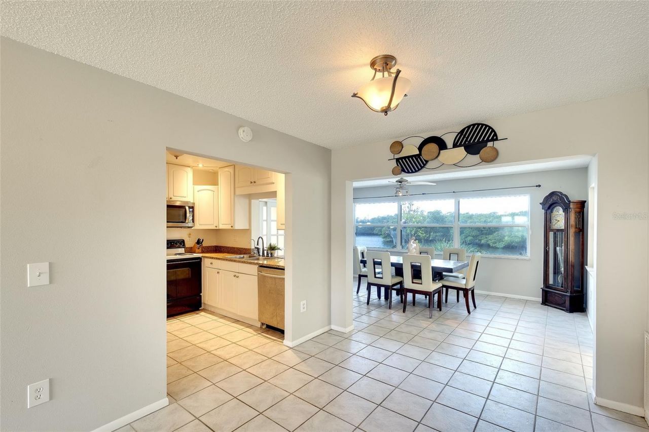 3810 Joyce Drive , Bradenton, FL 34208 Photo