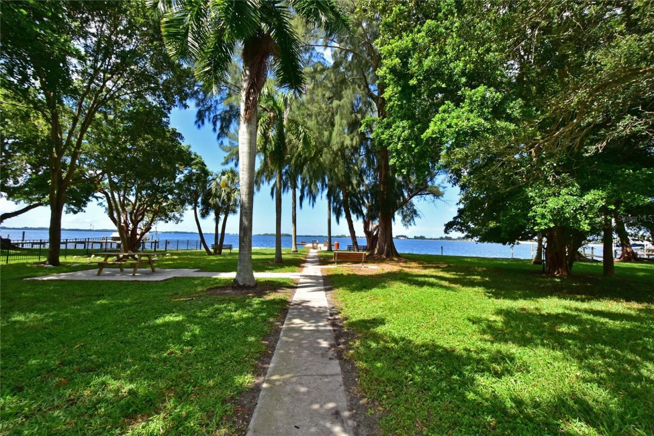 3705 E Bay Drive, Unit 117, Holmes Beach, FL 34217 Photo