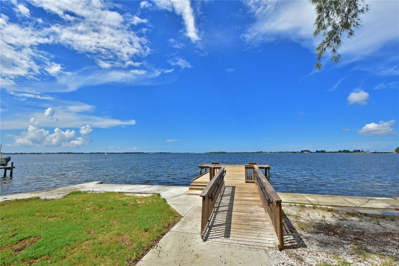3705 E Bay Drive, Unit 117, Holmes Beach, FL 34217 Photo