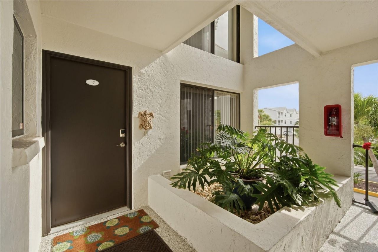 3705 E Bay Drive, Unit 117, Holmes Beach, FL 34217 Photo