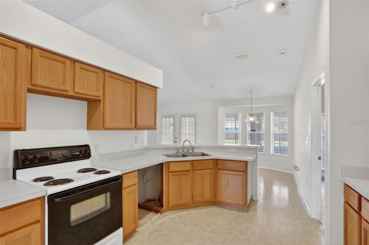 899 S Thacker Avenue , Kissimmee, FL 34741 Photo