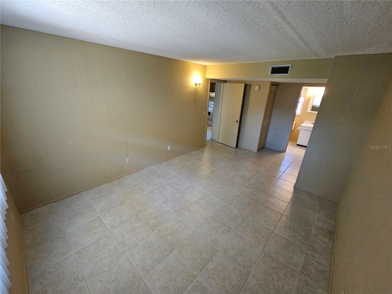 1100 E Caroline Street , Unit 123, Tavares, FL 32778 Photo