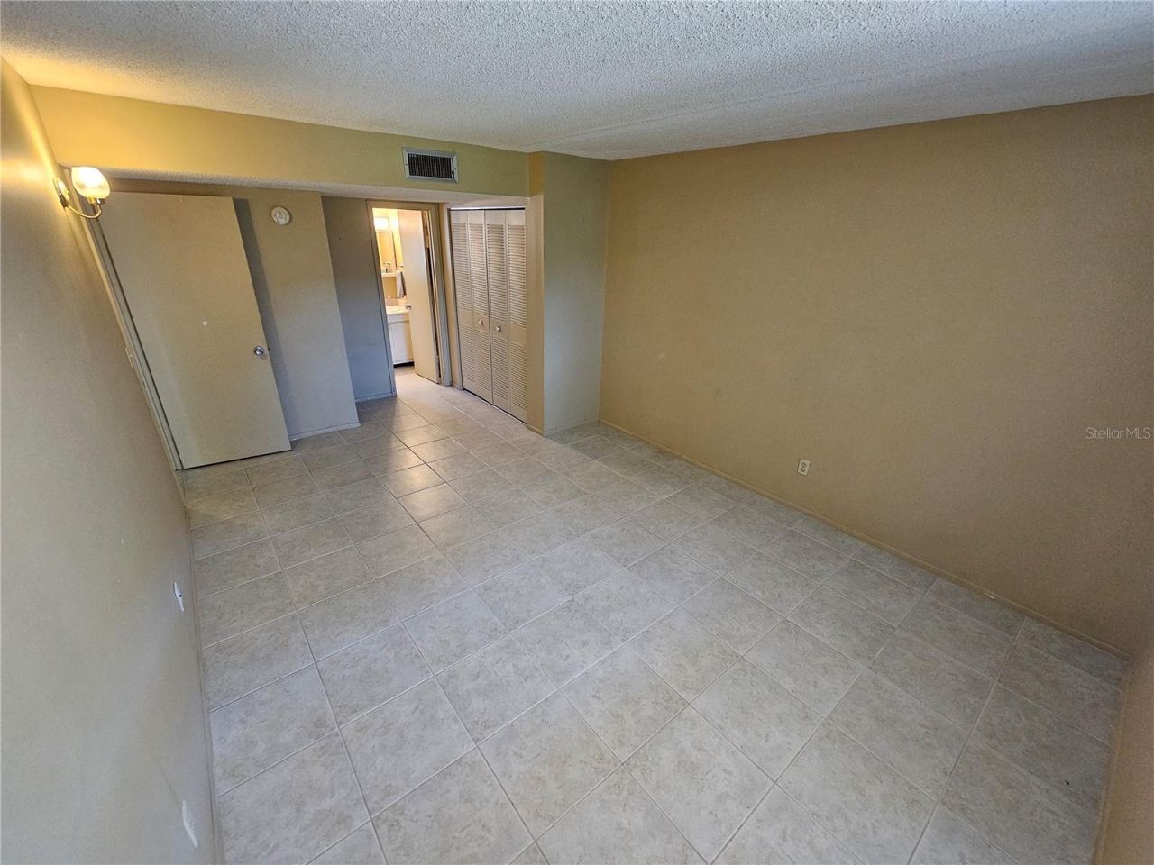 1100 E Caroline Street , Unit 123, Tavares, FL 32778 Photo